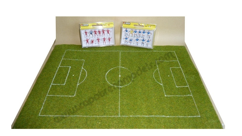 Noch - Campo di calcio con due squadre di giocatori